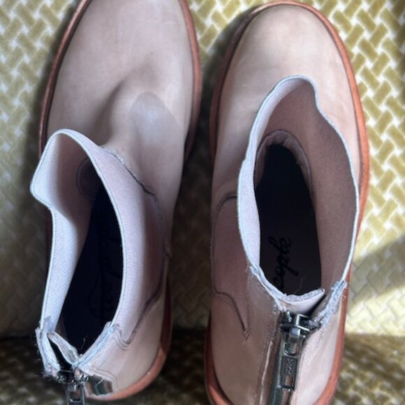 FREE PEOPLE Arlo Santa Fe Lush Natural Tan Elastic Croc Chelsea Boots - Picture 15 of 16